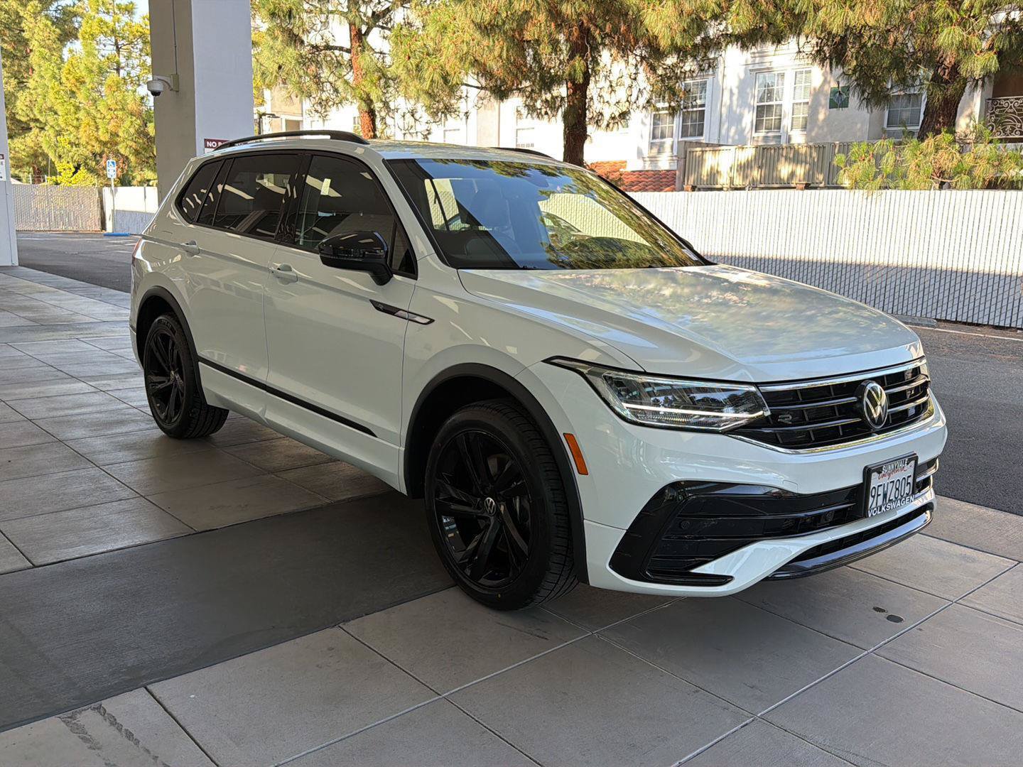 Certified 2023 Volkswagen Tiguan SE R-Line FWD image 7