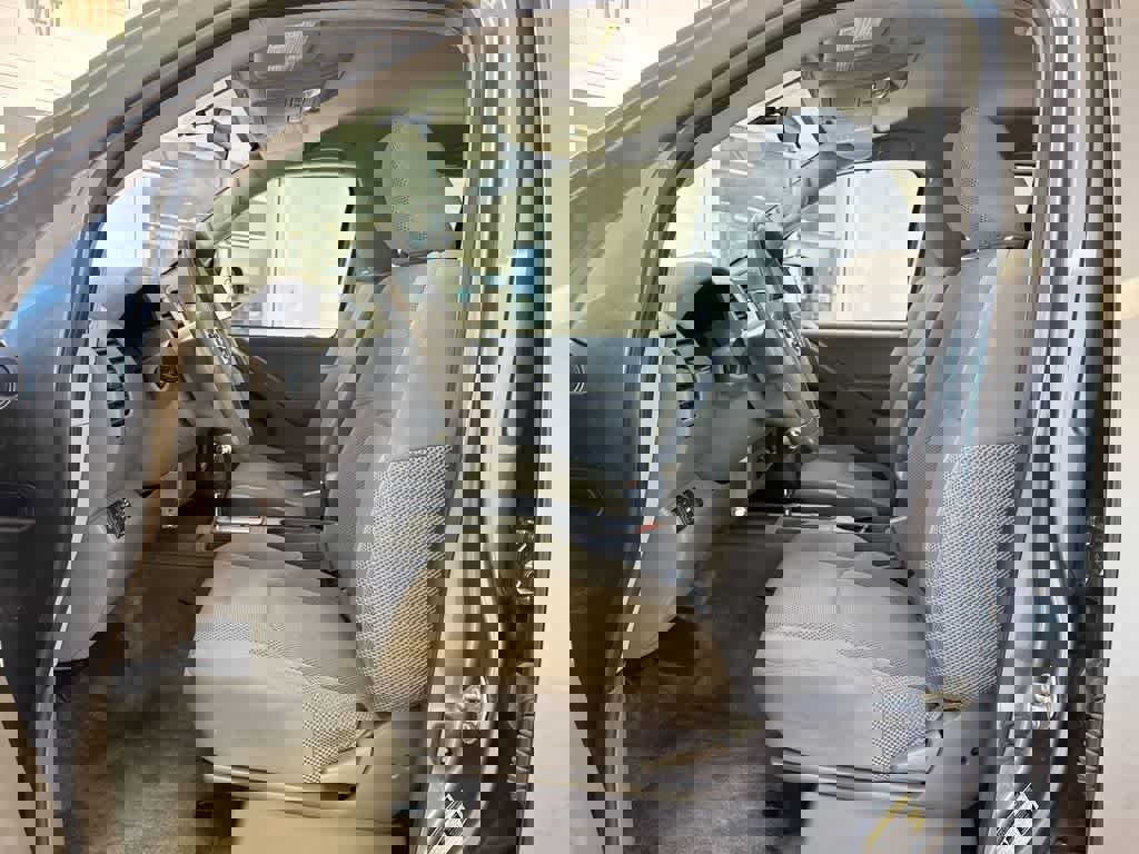 Used 2017 Nissan Frontier SV image 17