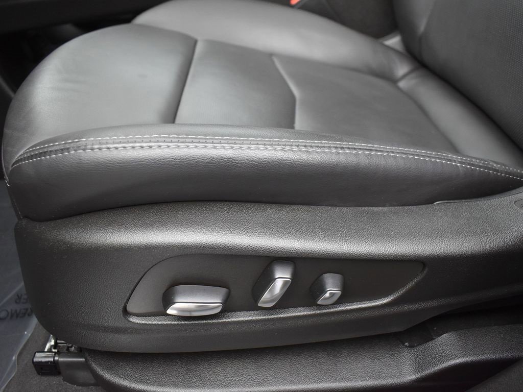 Certified 2024 Cadillac XT5 Sportv w/ LPO, Red Accent Package image 11