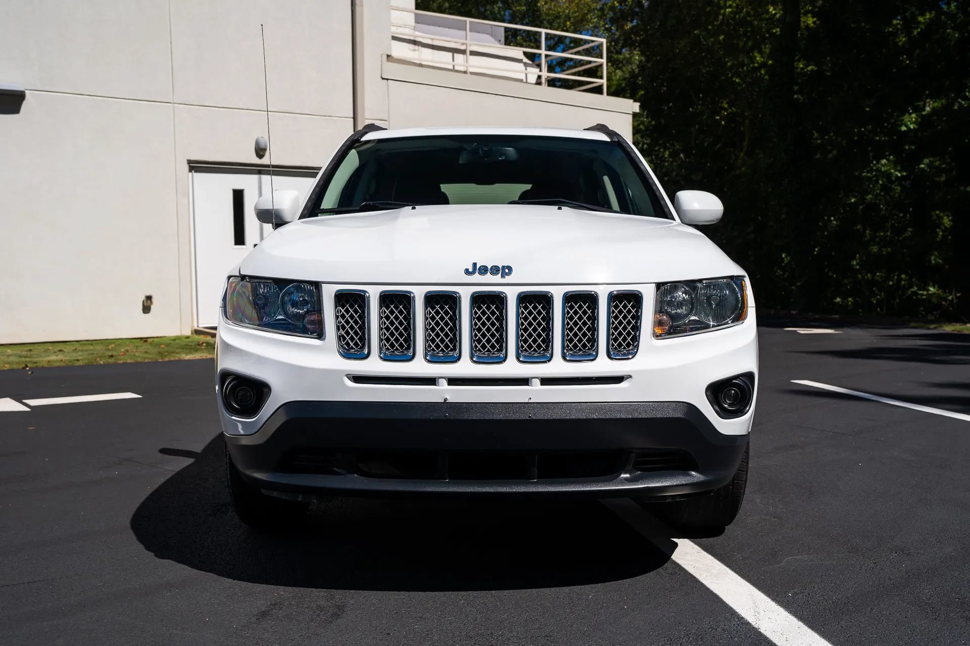 Used 2017 Jeep Compass Latitude FWD image 14
