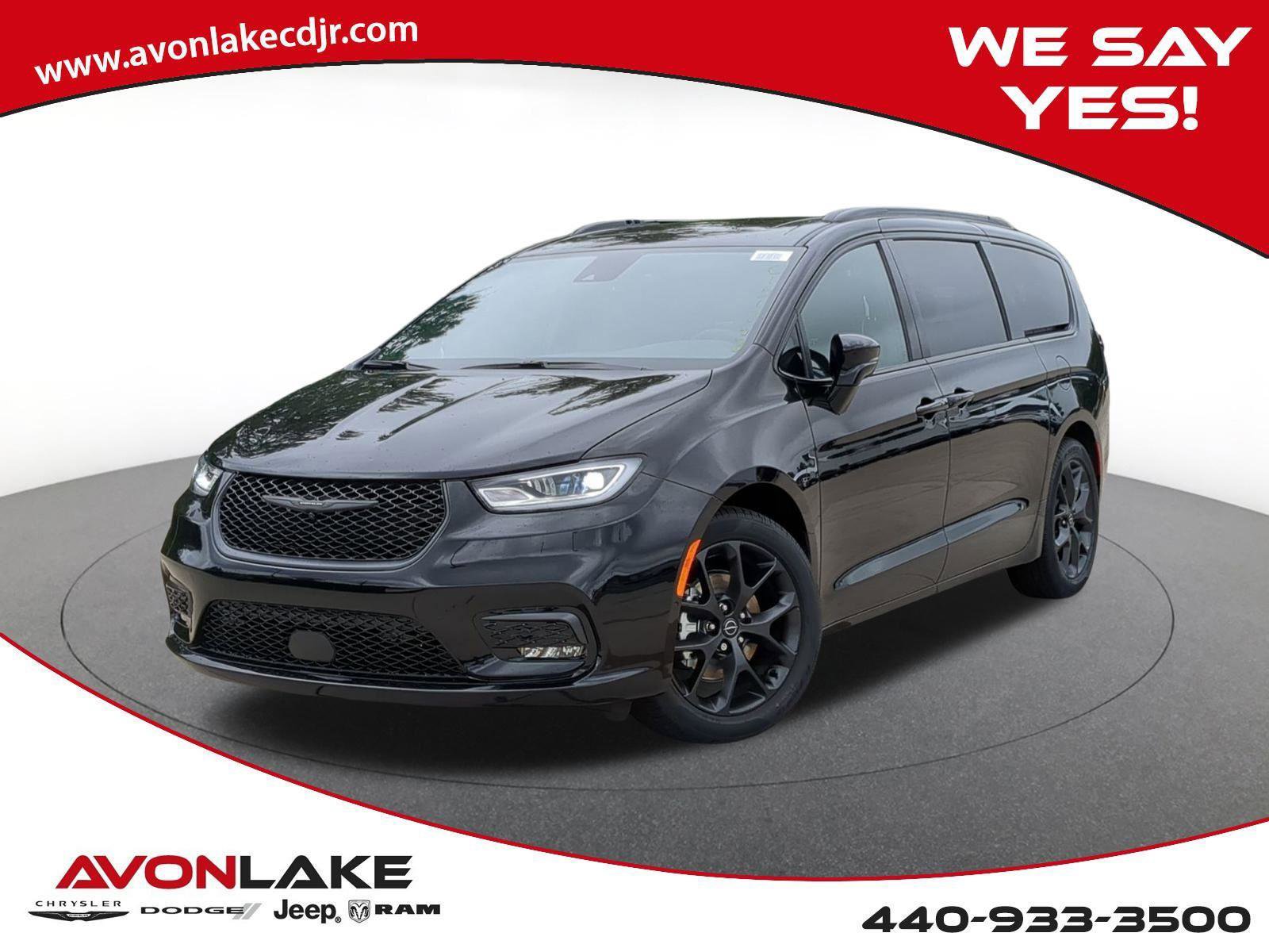 New 2026 Chrysler Pacifica Limited w/ S Appearance Package