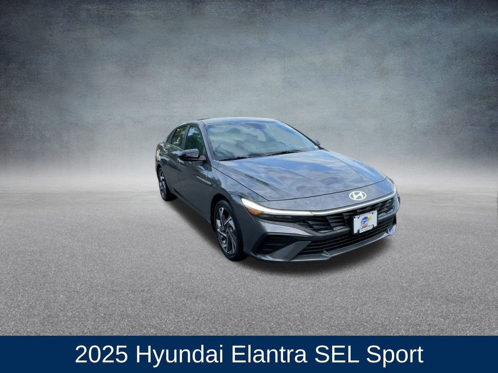Used 2025 Hyundai Elantra Sport image 3