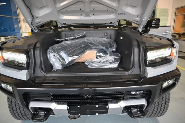 New 2026 GMC Hummer EV SUV w/ LPO, Dark Essentials Package AWD/4WD image 37