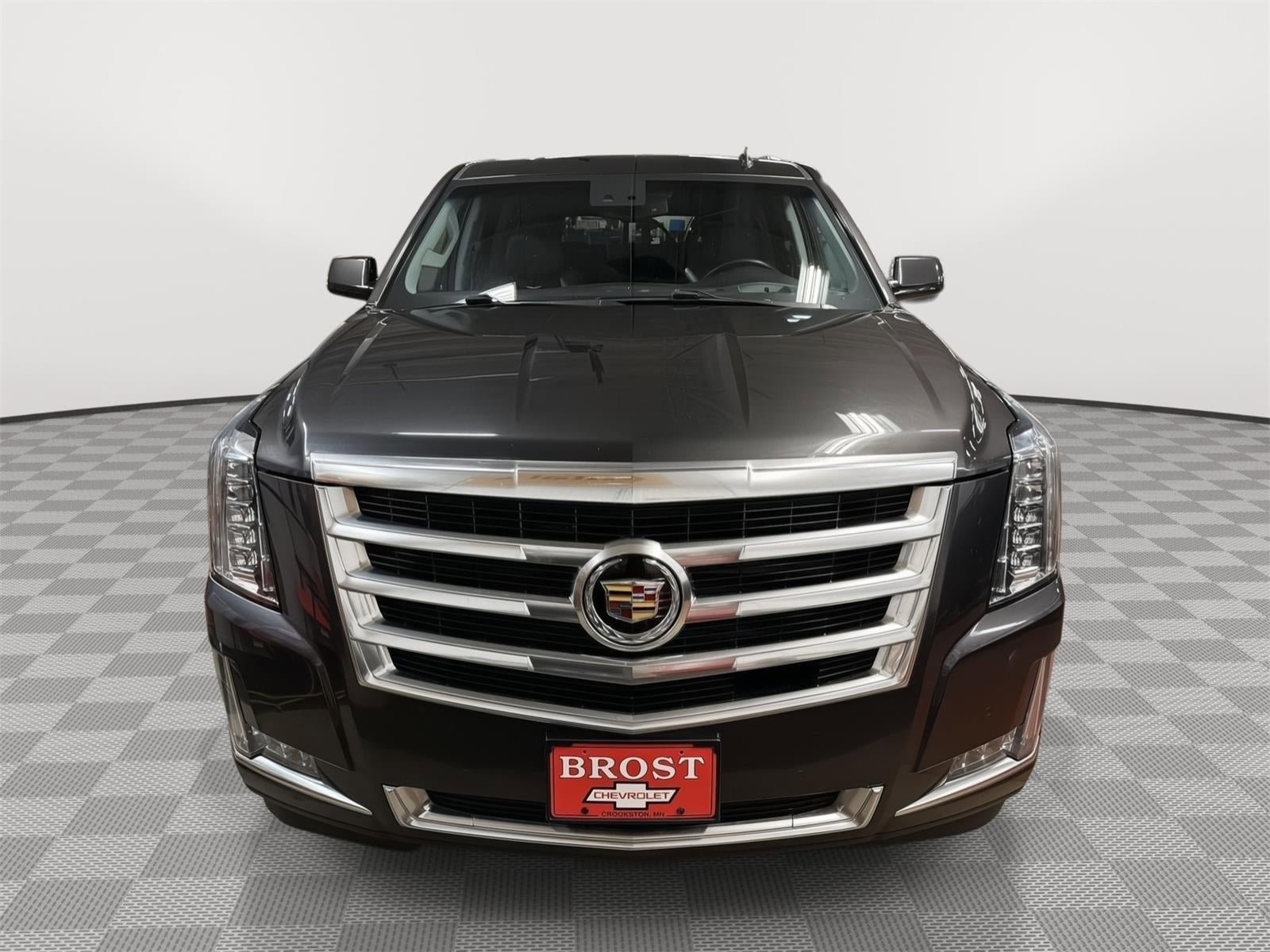 Used 2015 Cadillac Escalade ESV Luxury AWD/4WD image 2