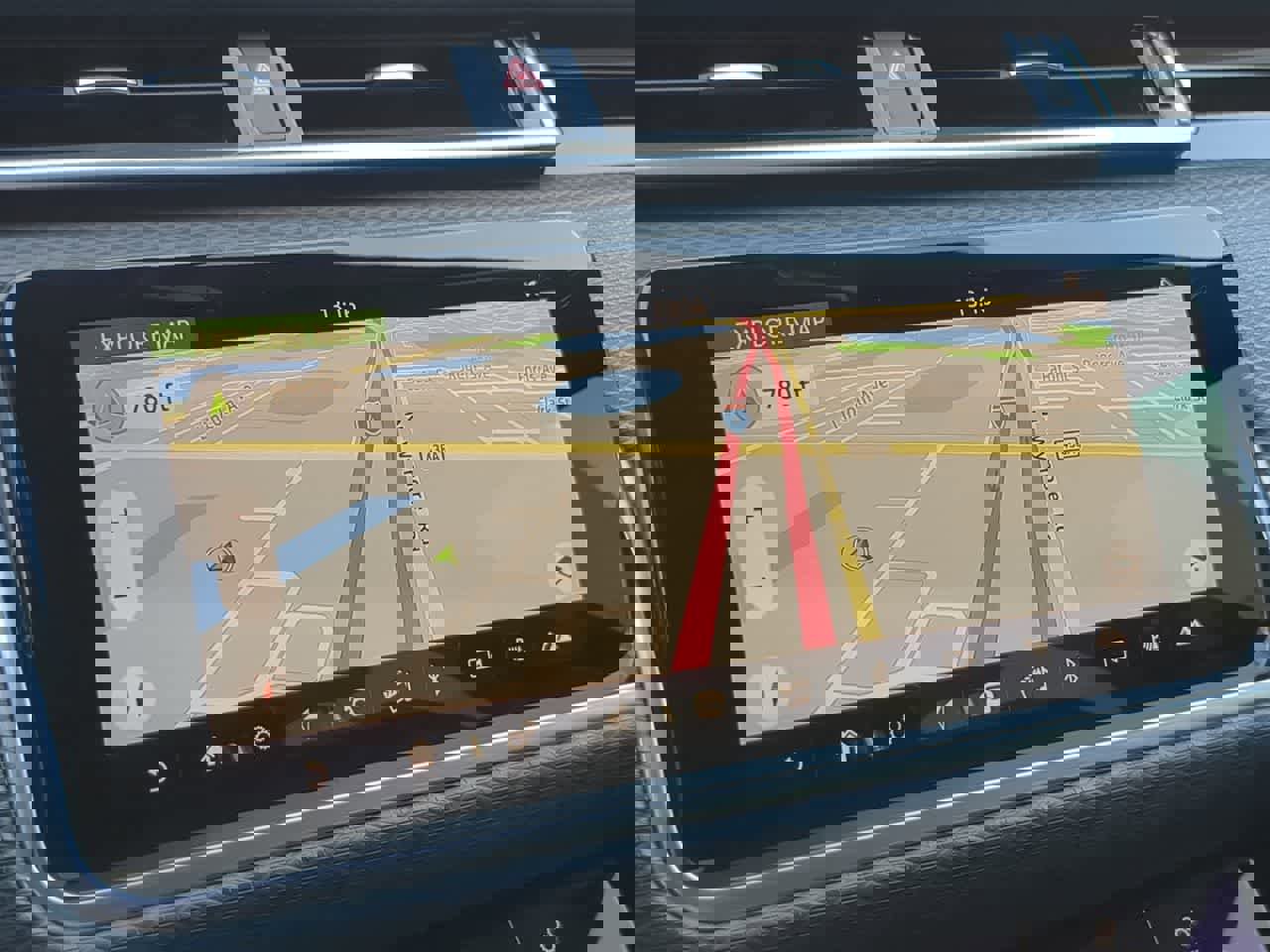 Used 2020 Land Rover Range Rover Velar R-Dynamic S image 30