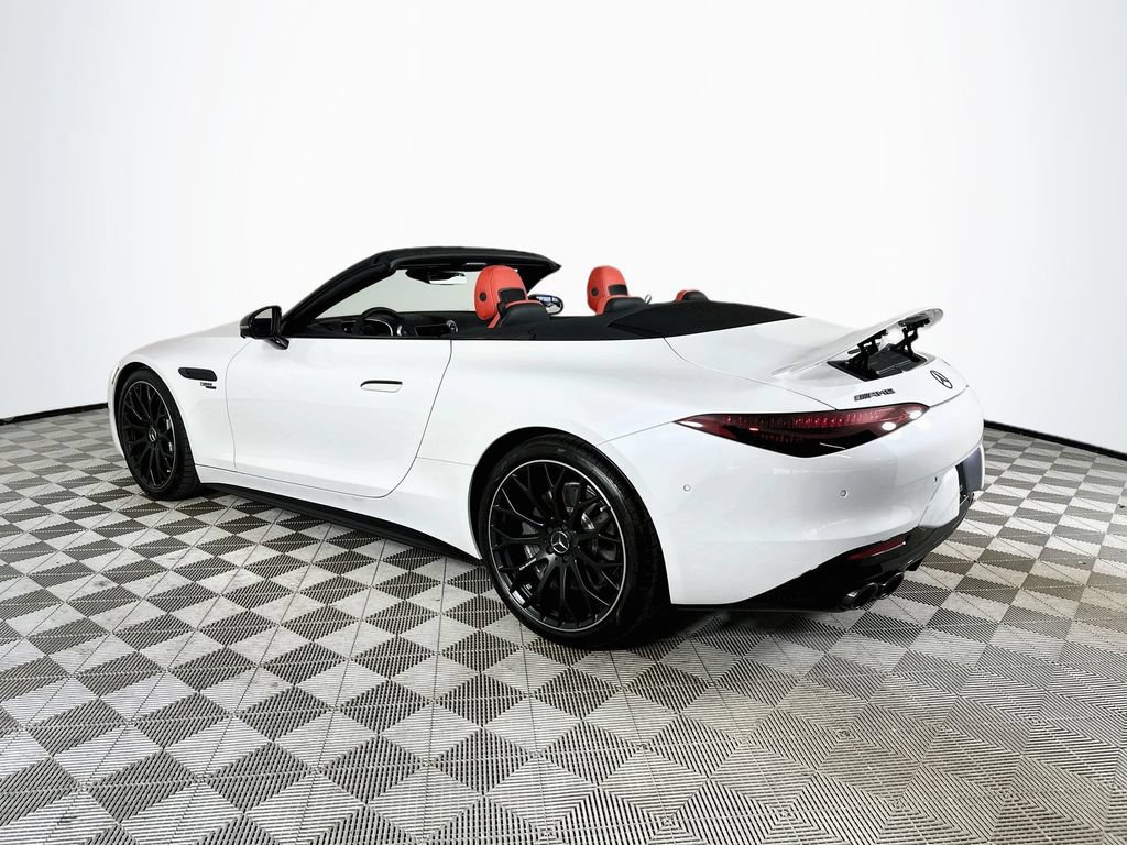 Used 2026 Mercedes-Benz SL 43 AMG w/ Driver Assistance Package image 5