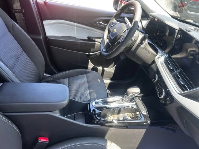 Used 2025 Chevrolet Trax LT FWD image 18