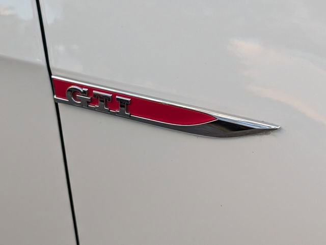Used 2020 Volkswagen GTI SE image 19