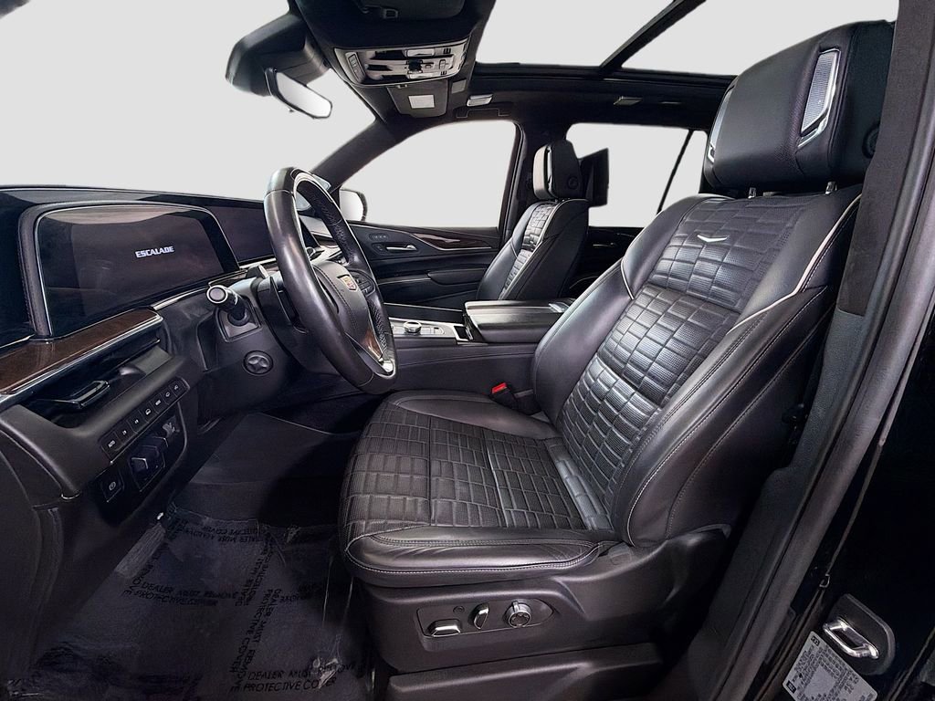 Used 2024 Cadillac Escalade Sport Platinum w/ LPO, ONYX Package image 21