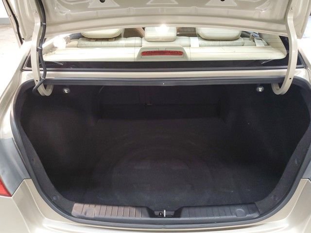 Used 2010 Hyundai Elantra GLS image 24