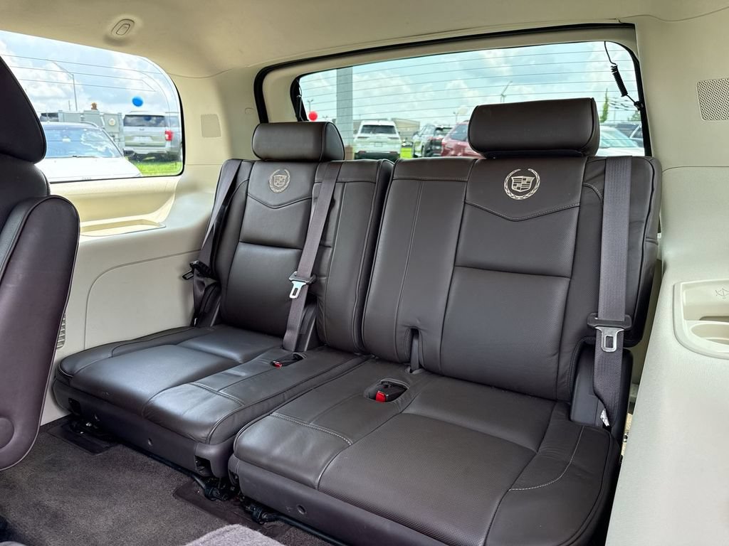 Used 2014 Cadillac Escalade Platinum AWD/4WD image 12