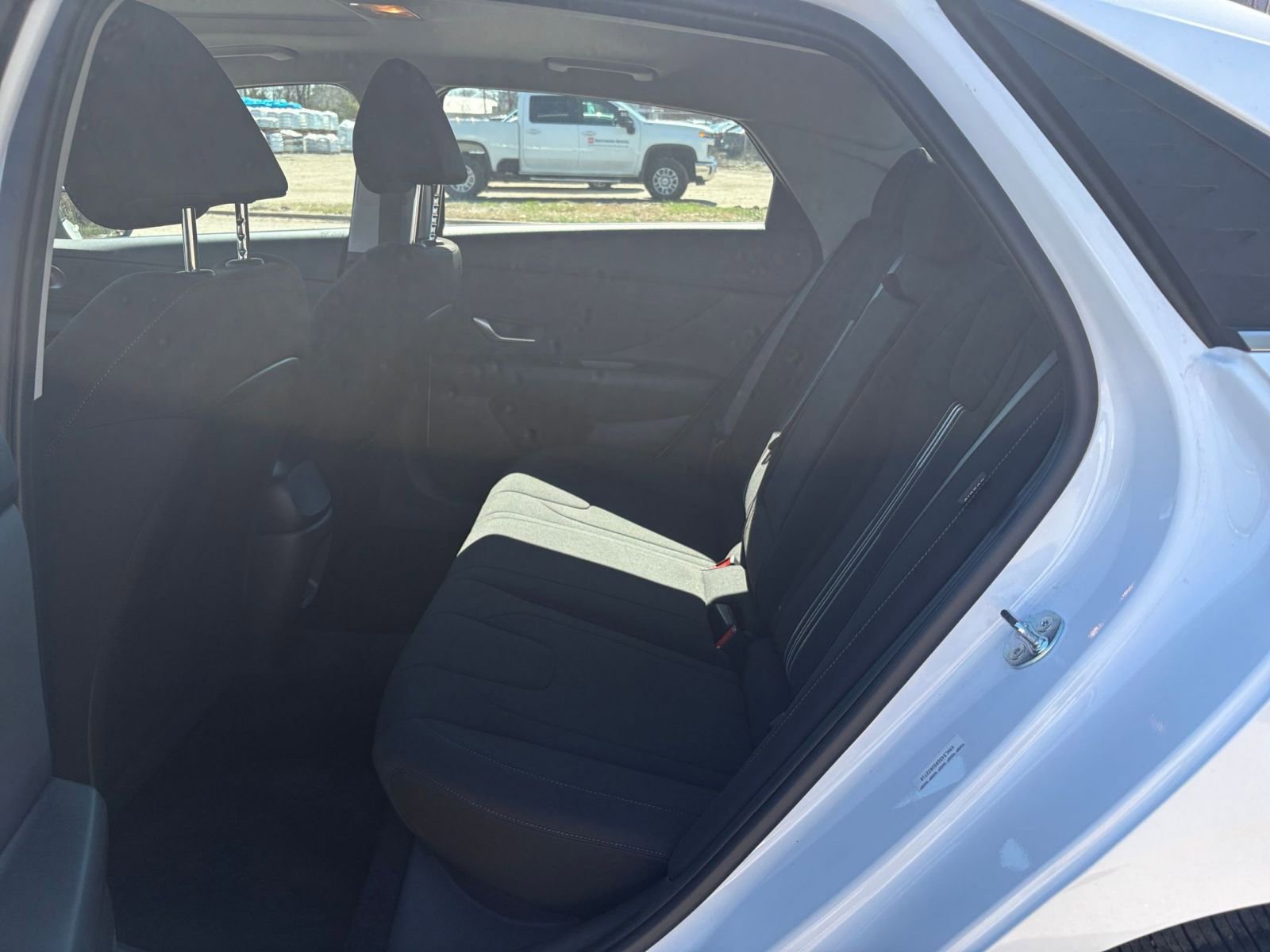 Used 2025 Hyundai Elantra SEL image 25