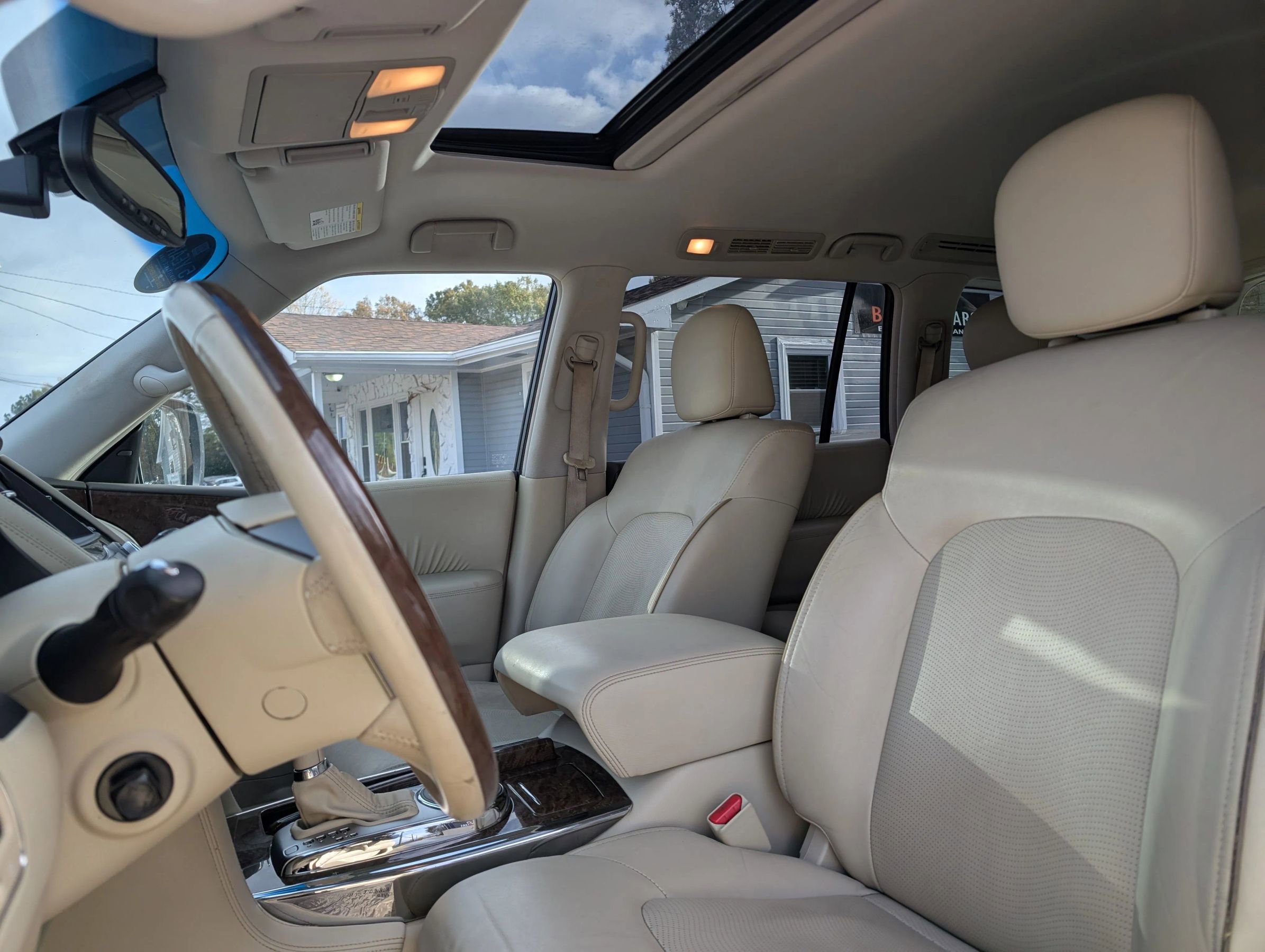 Used 2016 INFINITI QX80 Sport Utility 4D w/ Driver's Assistance Package image 22