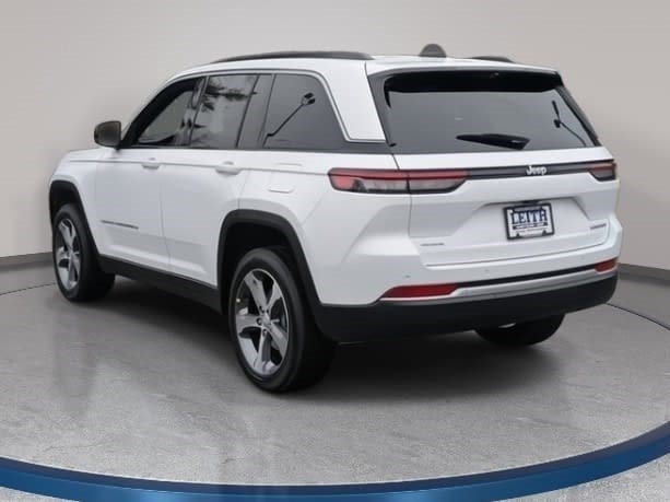 New 2026 Jeep Grand Cherokee Limited w/ Luxury Tech Group II AWD/4WD image 7