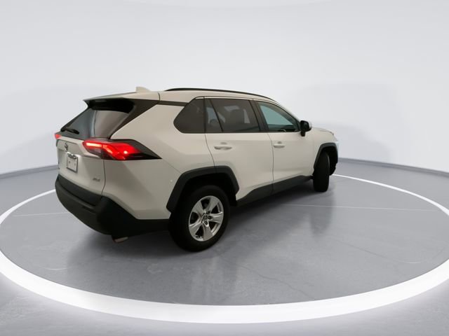 Used 2021 Toyota RAV4 XLE FWD image 4