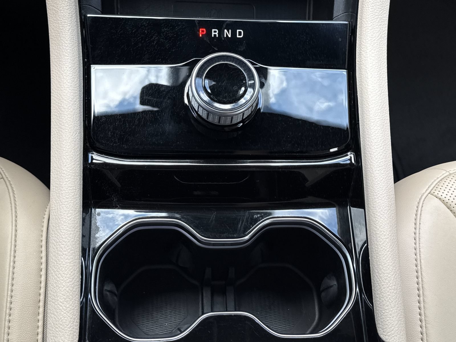 Used 2023 Jeep Grand Cherokee Limited w/ Luxury Tech Group II RWD image 31