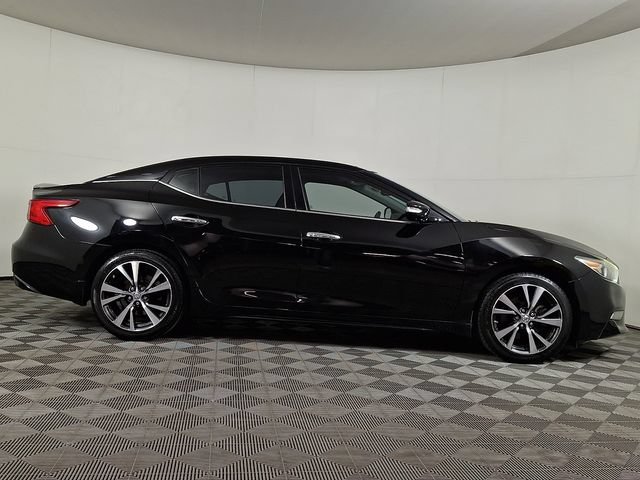 Used 2016 Nissan Maxima Platinum w/ Interior Lighting Package FWD image 10