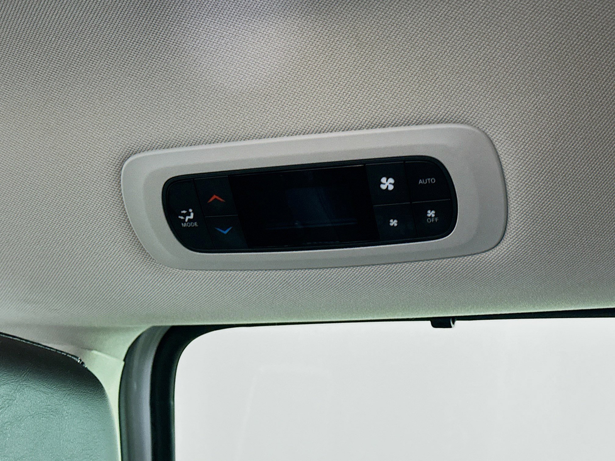 Used 2024 Chrysler Pacifica Touring-L image 25