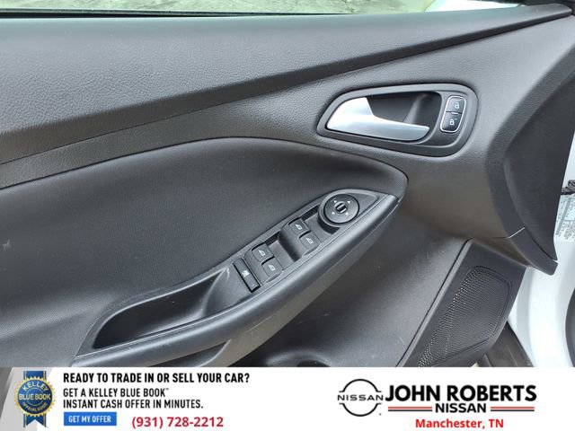 Used 2016 Ford Focus SE w/ SE Power Seat Package image 27
