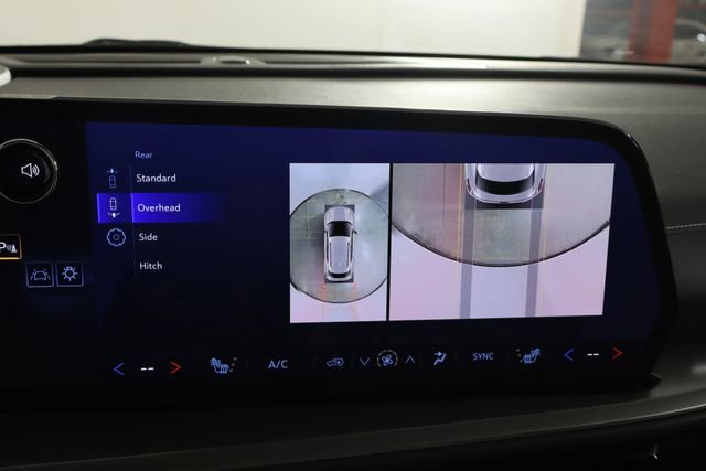 Used 2025 Chevrolet Traverse LT w/ Midnight/Sport Edition image 40