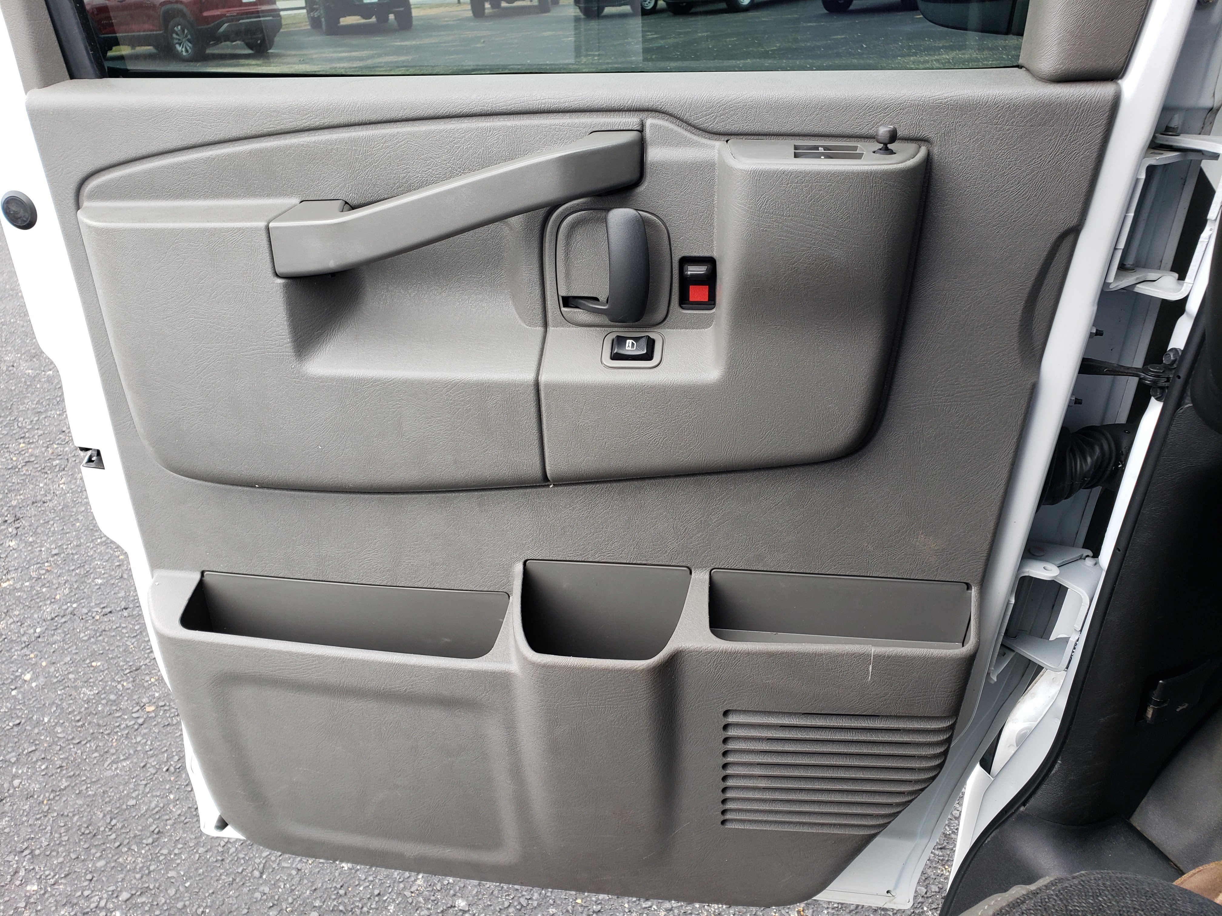 Used 2021 Chevrolet Express 2500 w/ Driver Convenience Package image 13