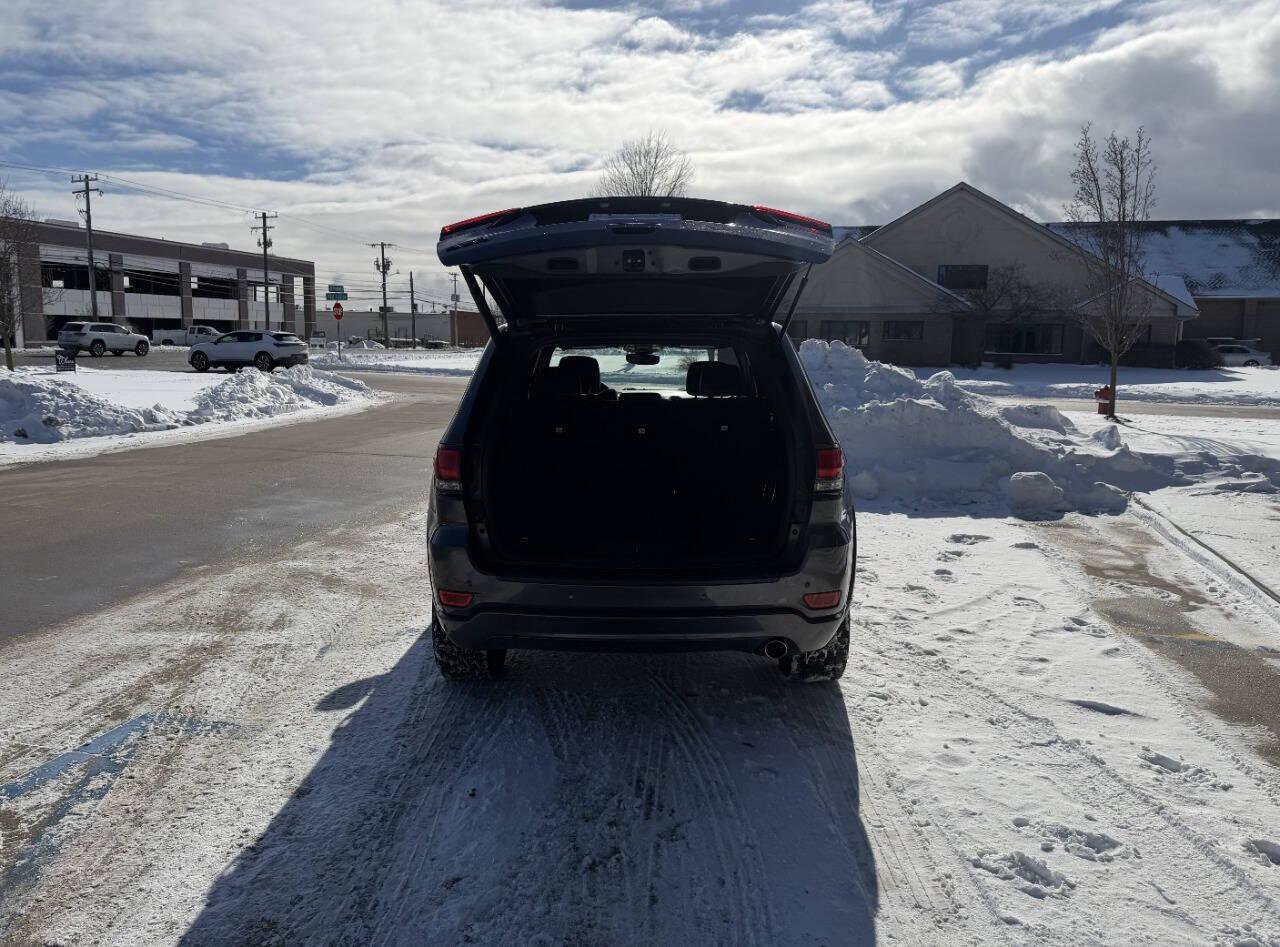 Used 2018 Jeep Grand Cherokee Altitude image 8