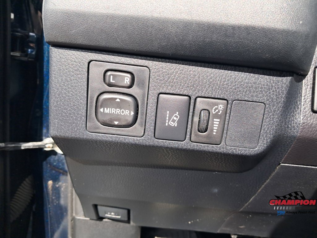 Used 2017 Toyota RAV4 LE w/ All Weather Liner Package AWD/4WD image 26