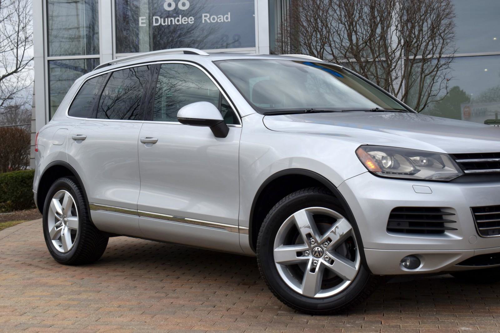 Used 2012 Volkswagen Touareg Sport image 3