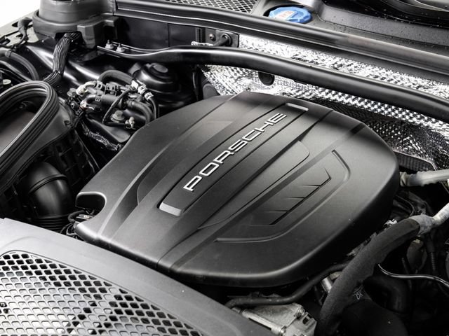 Certified 2021 Porsche Macan AWD/4WD image 28
