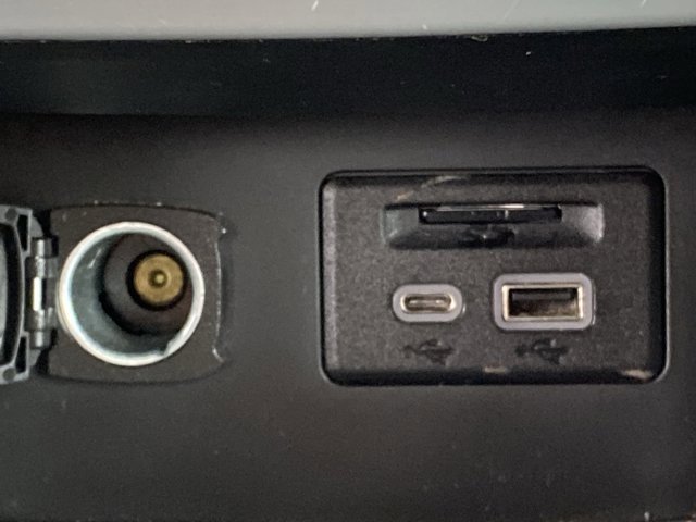 Used 2023 GMC Acadia SLT image 18