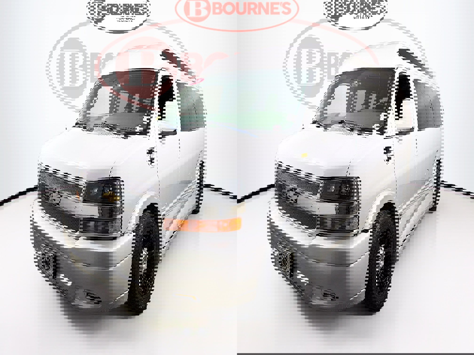 Used 2016 Chevrolet Express 2500 image 8