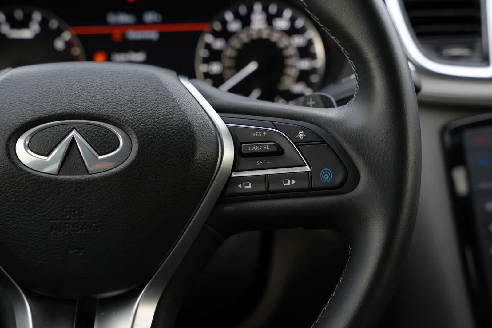 Used 2023 INFINITI QX50 Luxe AWD/4WD image 11