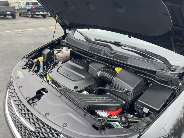 Used 2024 Chrysler Pacifica Touring-L image 29