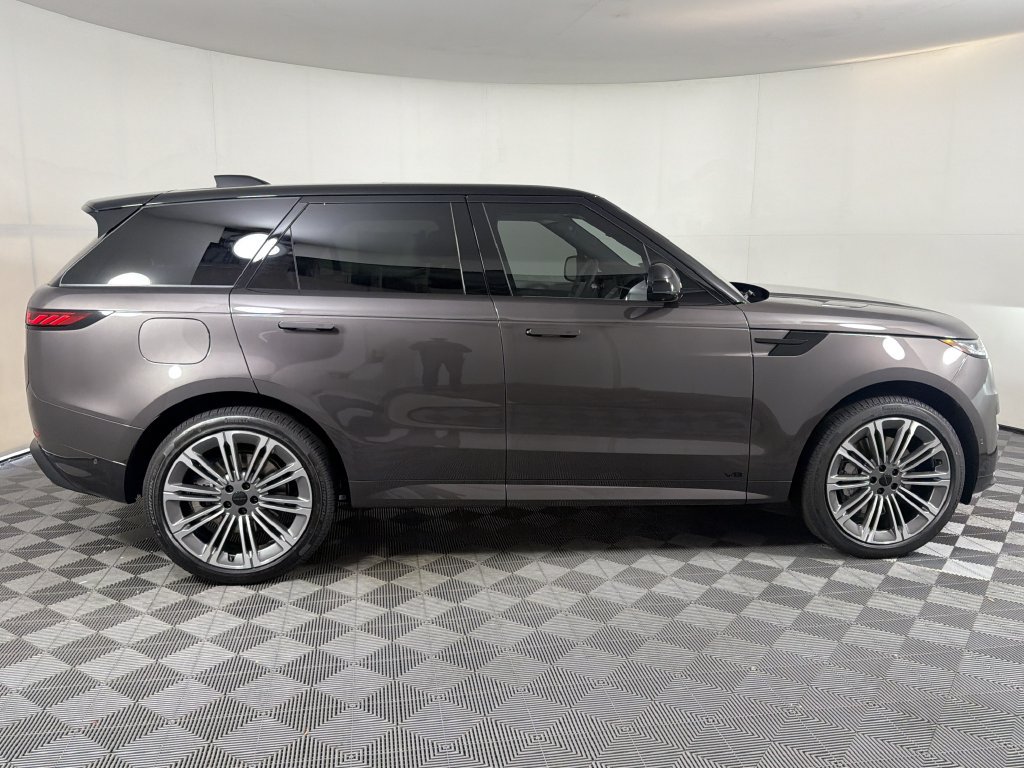 New 2027 Land Rover Range Rover Sport Dynamic SE AWD/4WD image 12