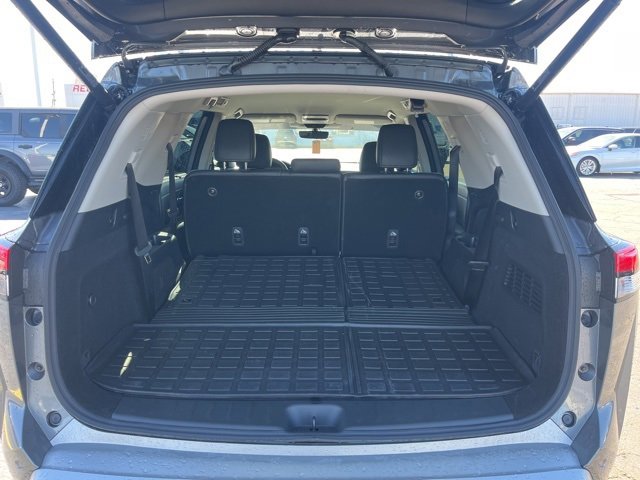 Used 2025 Nissan Pathfinder SL image 7