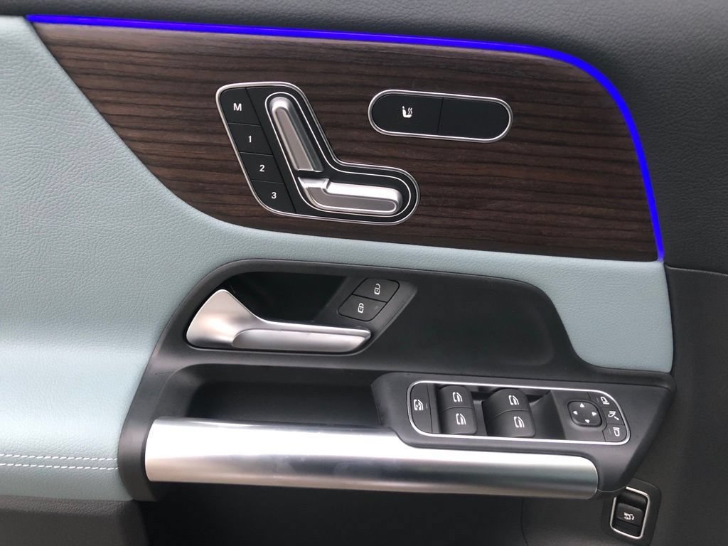 New 2026 Mercedes-Benz GLA 250 4MATIC image 5