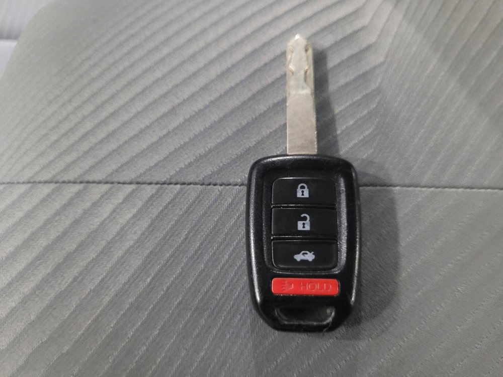 Used 2017 Honda Accord LX image 32