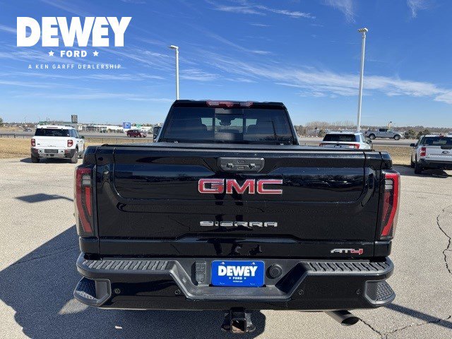 Used 2024 GMC Sierra 2500 AT4 w/ AT4 Premium Plus Package image 7