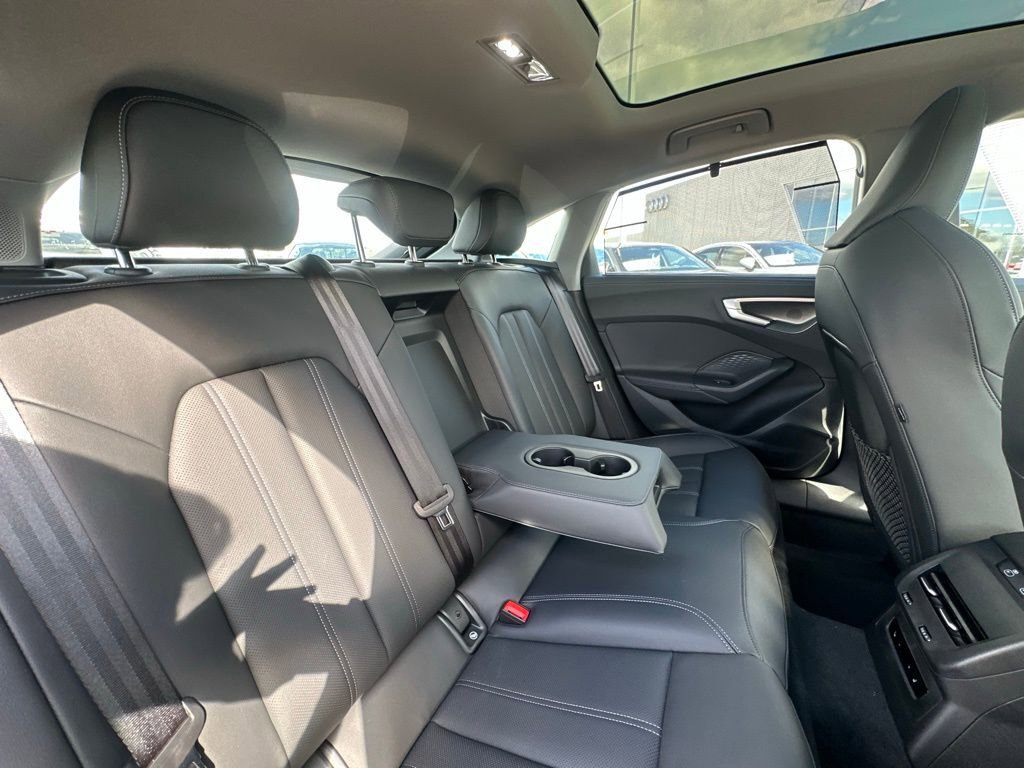 New 2025 Audi A5 2.0T Prestige image 28