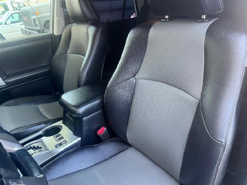 Used 2018 Toyota 4Runner SR5 Premium AWD/4WD image 29