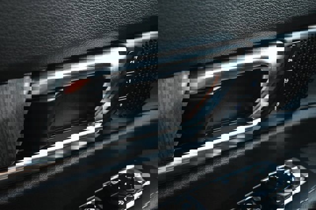 Used 2025 Kia Telluride SX image 44