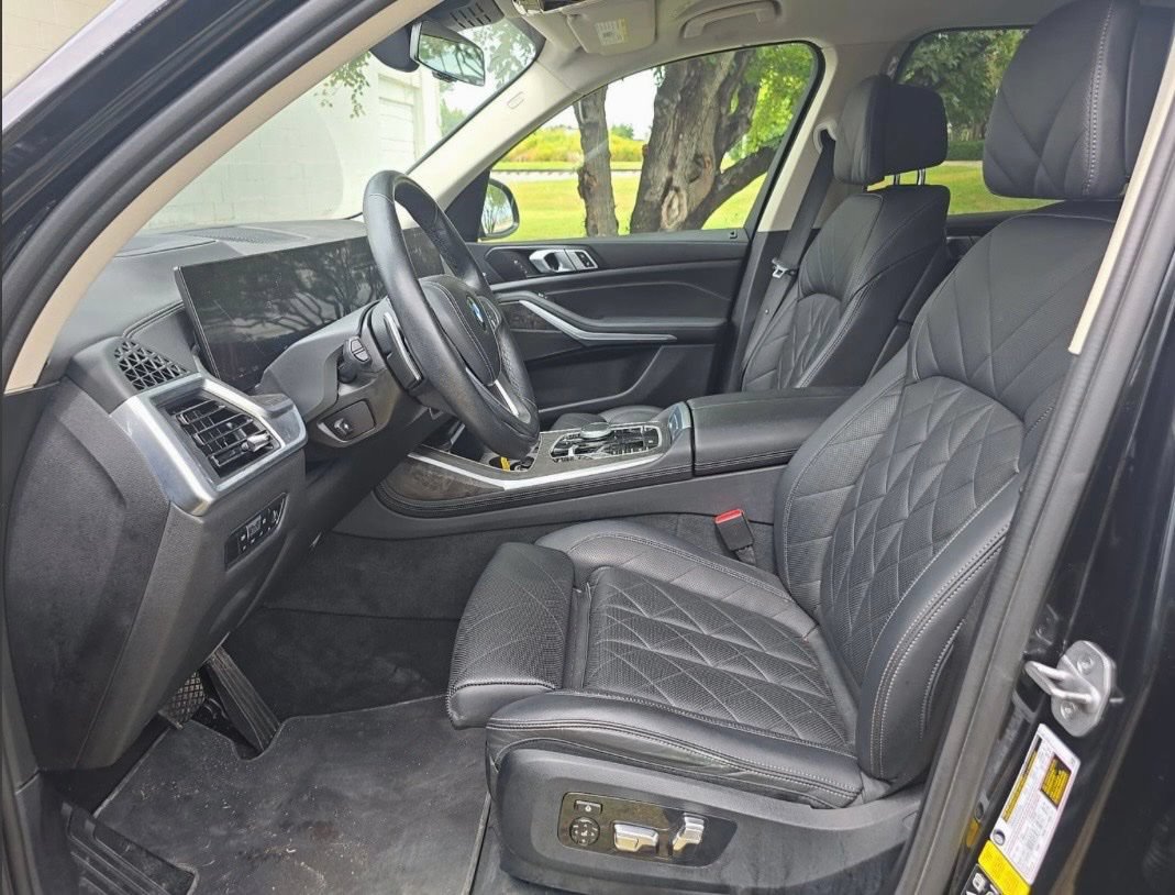 Used 2023 BMW X7 xDrive40i w/ Climate Comfort Package AWD/4WD image 4