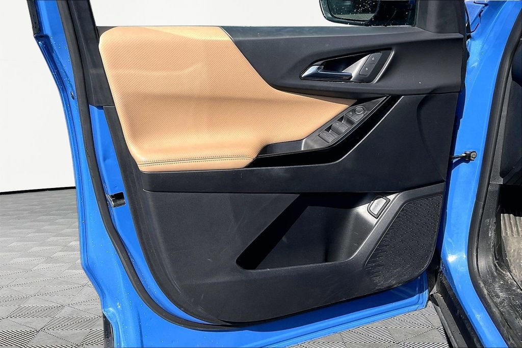 Used 2025 Chevrolet Equinox ACTIV w/ Safety and Technology Package image 23