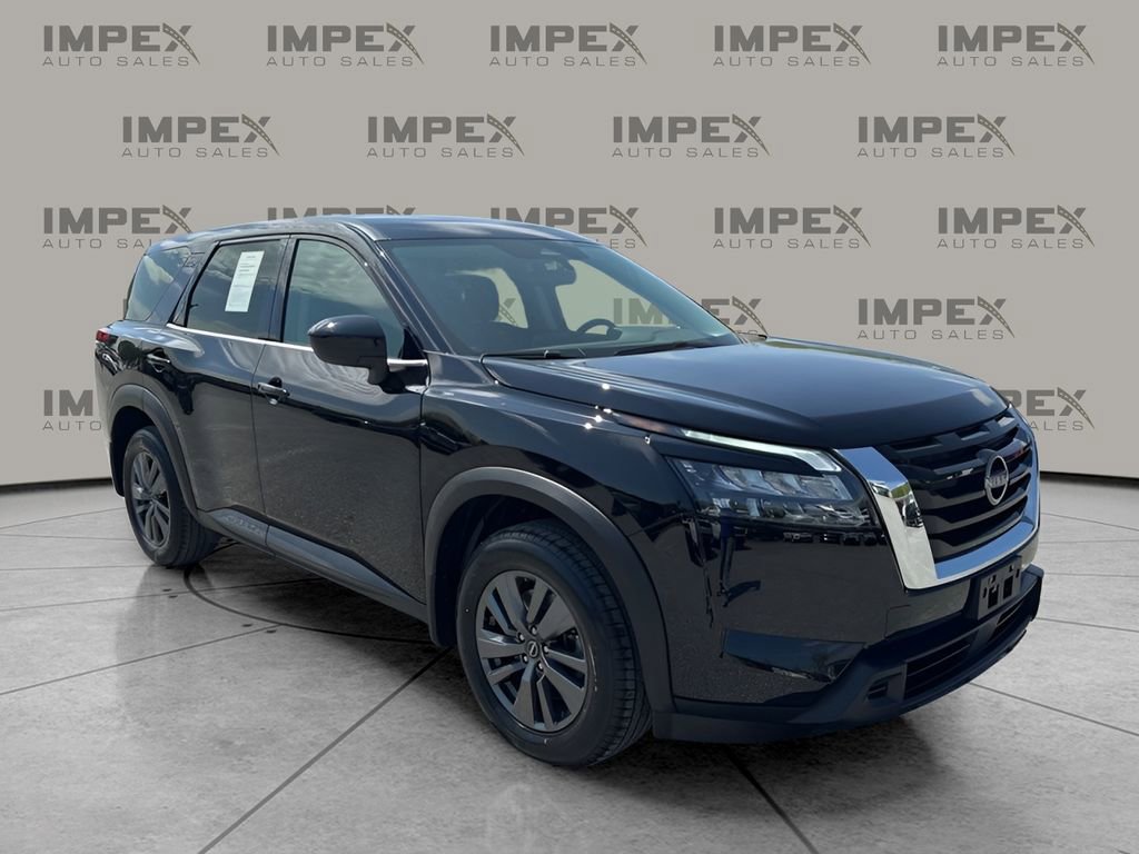 Used 2024 Nissan Pathfinder S AWD/4WD image 7