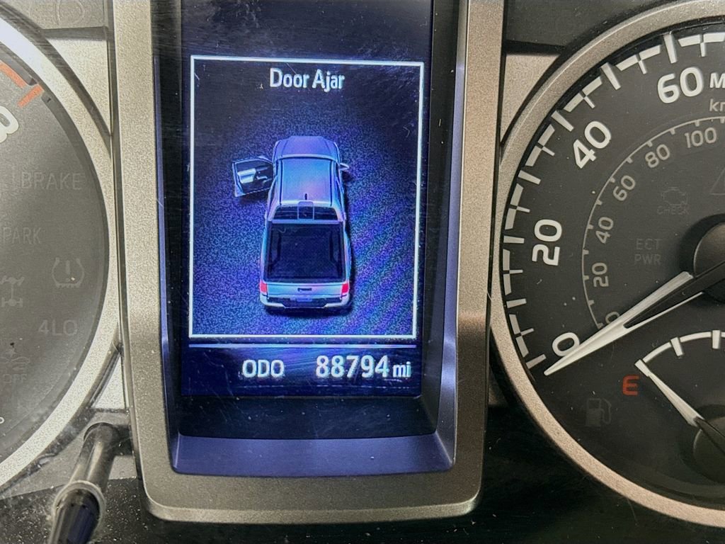 Used 2018 Toyota Tacoma Limited image 12