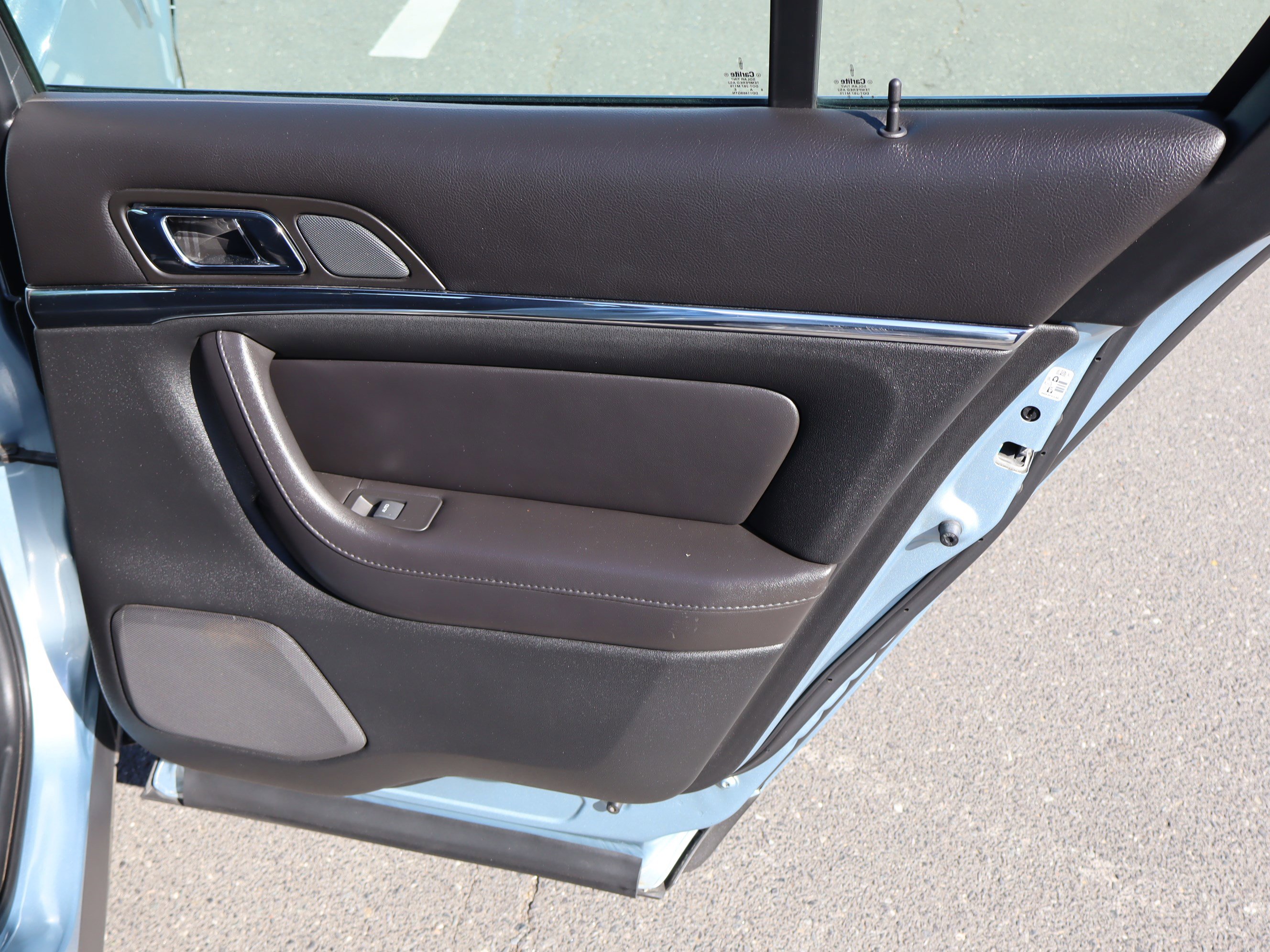 Used 2009 Lincoln MKS image 33