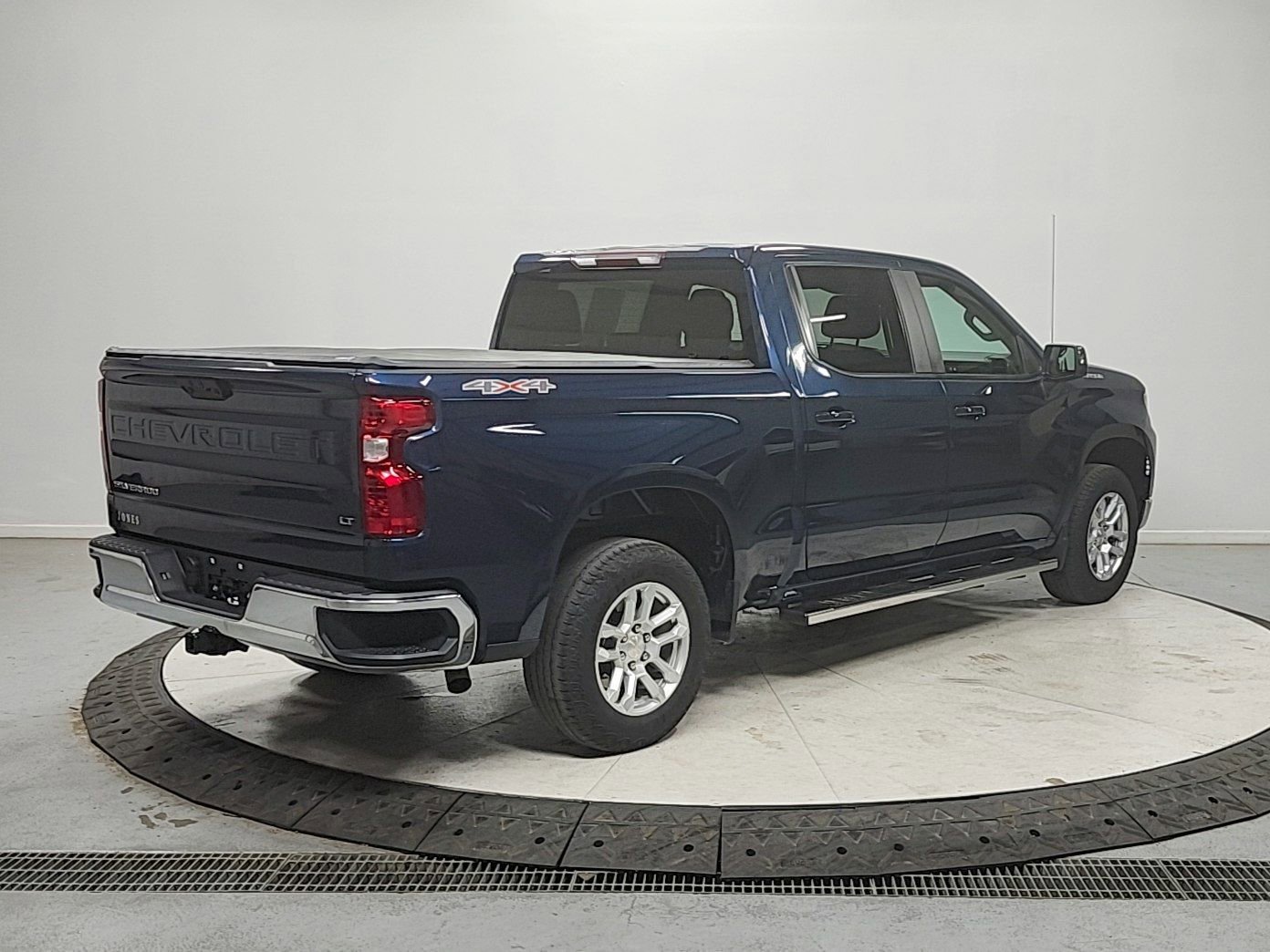 Used 2023 Chevrolet Silverado 1500 LT image 7