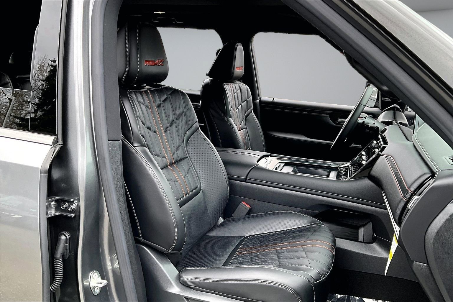 Used 2025 Nissan Armada PRO-4X w/ Pro-4X Premium Package image 29