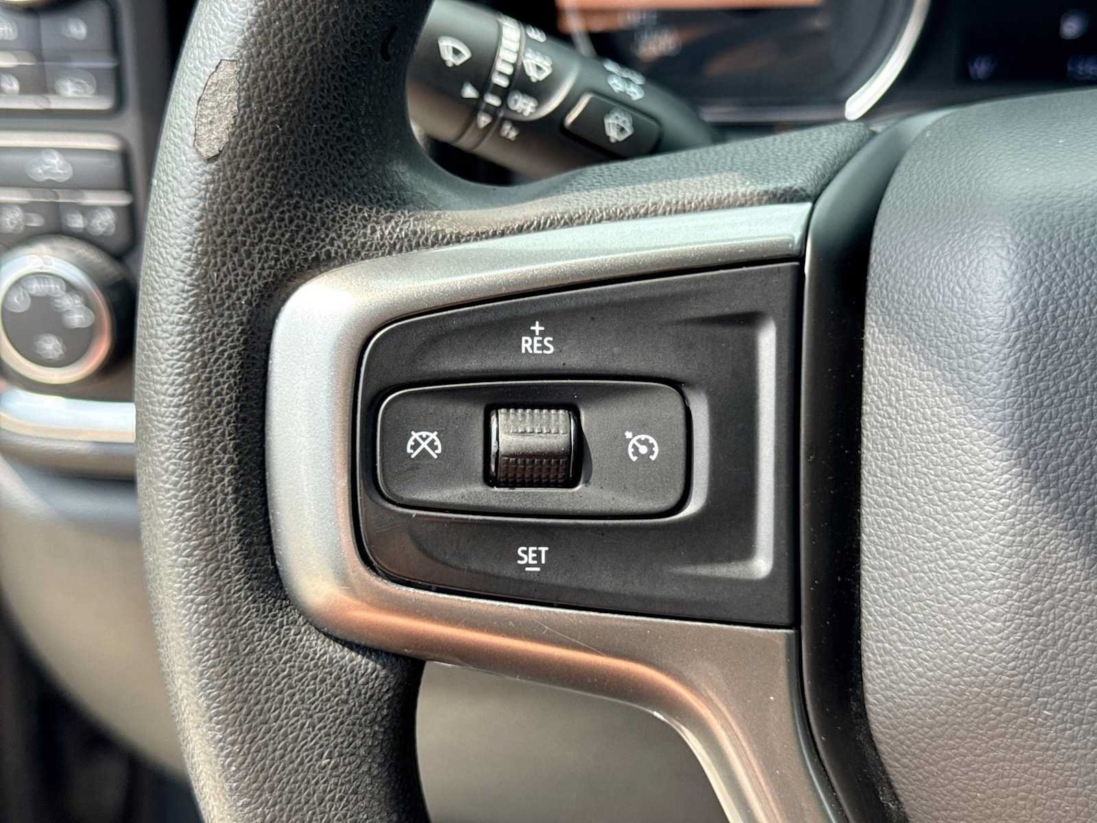 Used 2020 Chevrolet Silverado 1500 LT AWD/4WD image 22