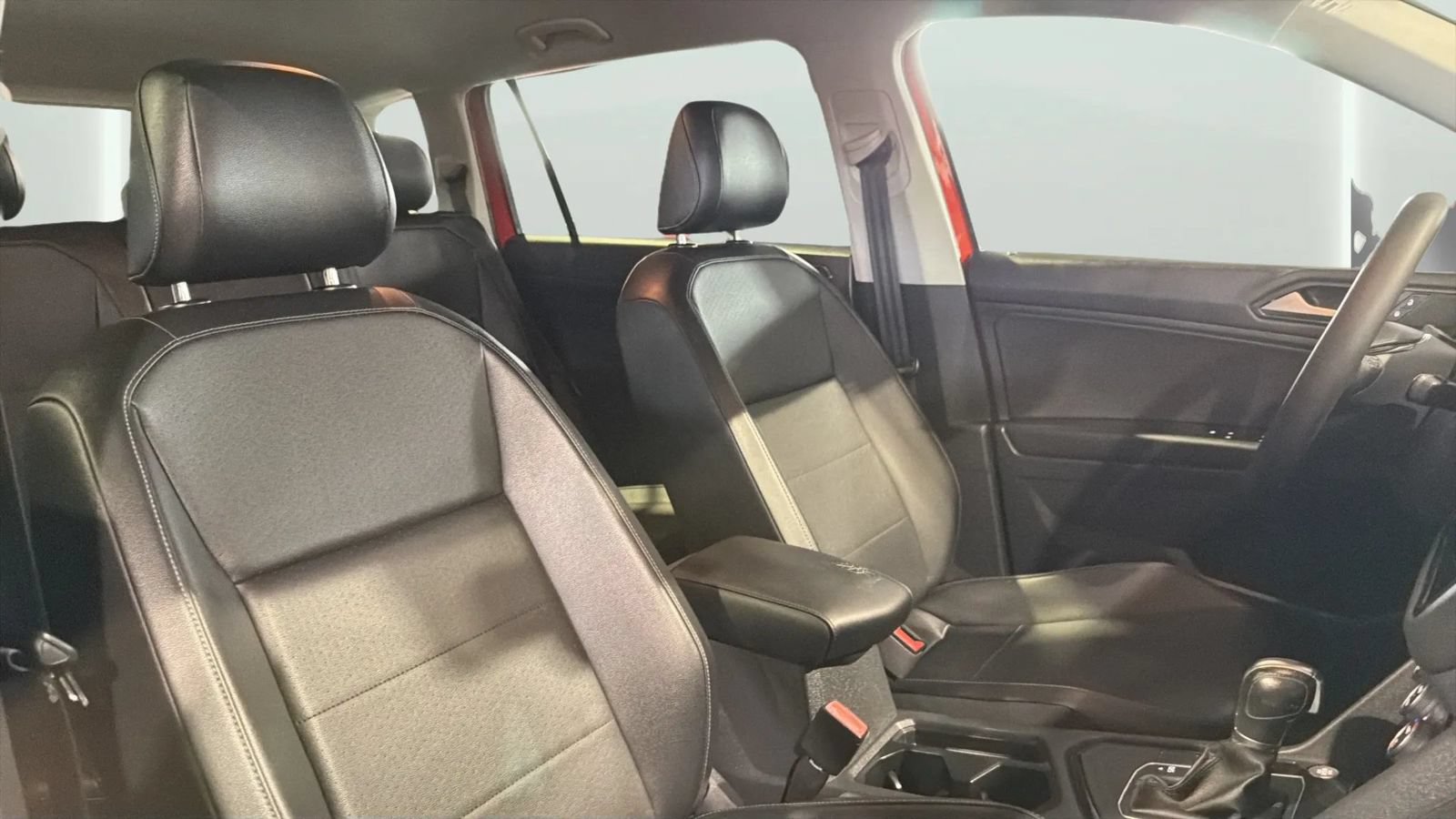 Used 2018 Volkswagen Tiguan SEL FWD image 59